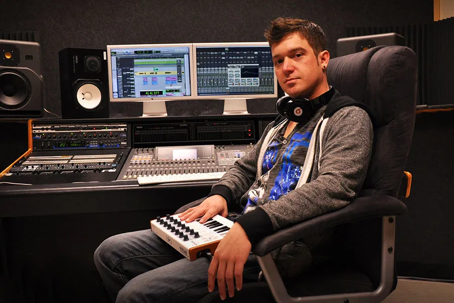 music-production-student-in-studio_workshop-carousel-1.0